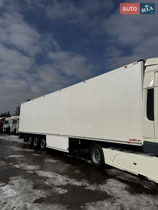 Schmitz Cargobull SCB S3B 2015