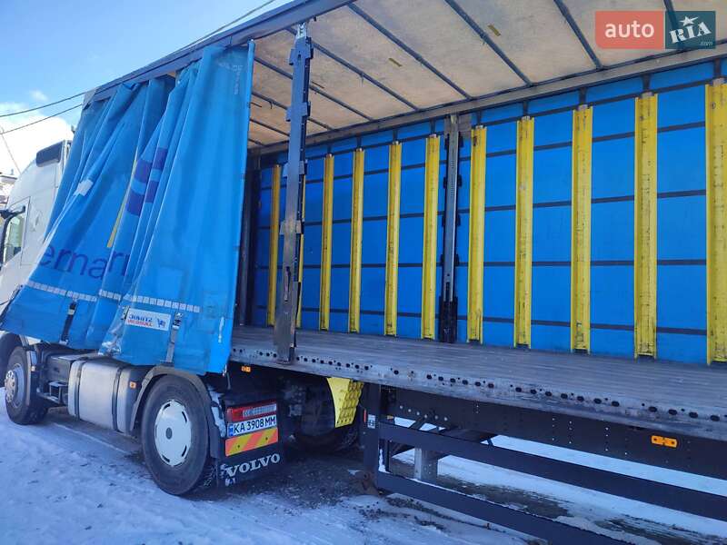 Тентований борт (штора) - напівпричіп Schmitz Cargobull SCB S3T 2015 в Києві