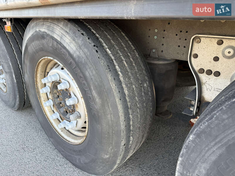 Тентований борт (штора) - напівпричіп Schmitz Cargobull SCB S3T 2016 в Луцьку