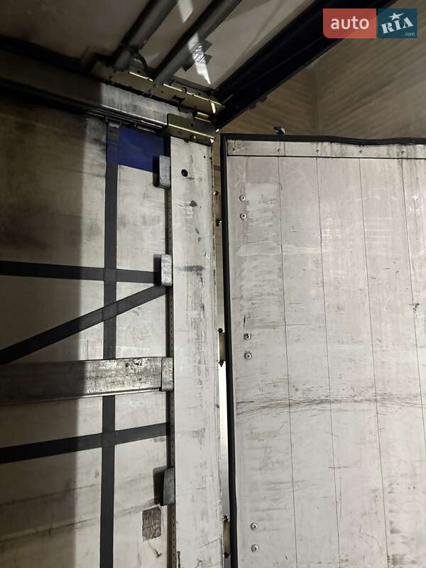 Тентований борт (штора) - напівпричіп Schmitz Cargobull SCB S3T 2012 в Києві