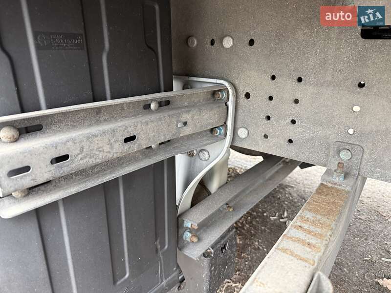 Тентованный борт (штора) - полуприцеп Schmitz Cargobull SCB S3T 2014 в Виннице