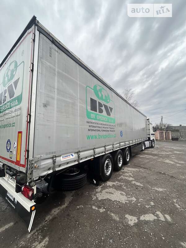 Бортовой полуприцеп Schmitz Cargobull Schutz 2012 в Сарнах