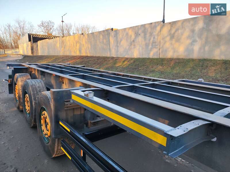 Контейнеровоз напівпричіп Schmitz Cargobull SCS 24/L 2009 в Умані