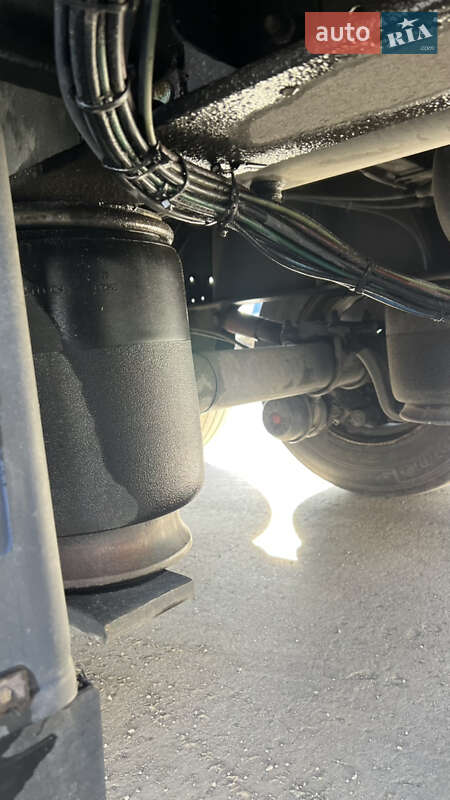 Бортовий напівпричіп Schmitz Cargobull SCS 24/L 2012 в Луцьку