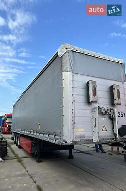 Бортовий напівпричіп Schmitz Cargobull SCS 24/L 2007 в 