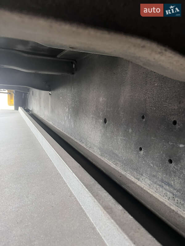 Тентованный борт (штора) - полуприцеп Schmitz Cargobull SCS 2009 в Хусте