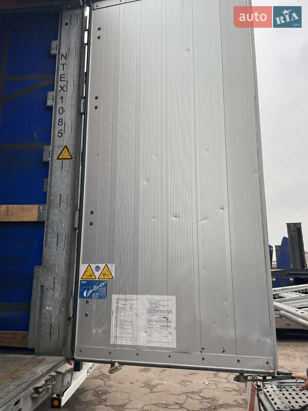 Тентований борт (штора) - напівпричіп Schmitz Cargobull SCS 2014 в Бучі