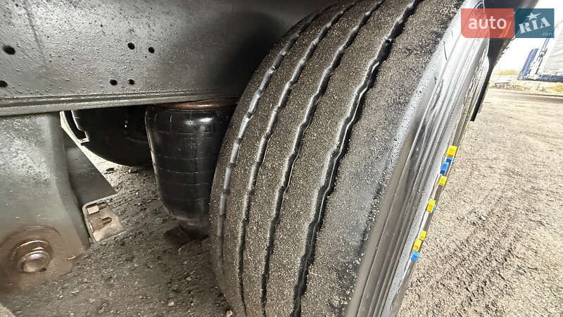 Тентований борт (штора) - напівпричіп Schmitz Cargobull SCS 2011 в Києві