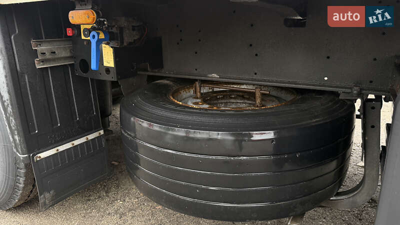 Тентований борт (штора) - напівпричіп Schmitz Cargobull SCS 2011 в Києві