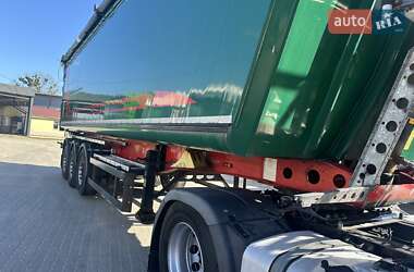 Самоскид напівпричіп Schmitz Cargobull SGF S3 2015 в 