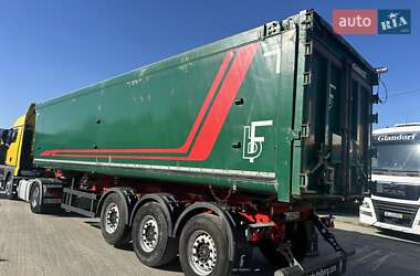 Самоскид напівпричіп Schmitz Cargobull SGF S3 2015 в 
