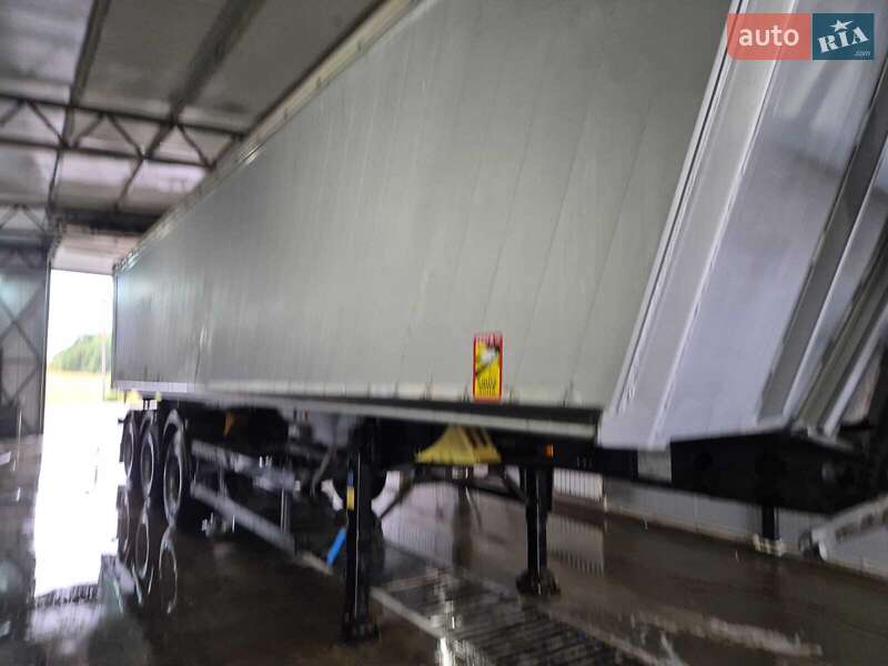 Зерновоз - напівпричіп Schmitz Cargobull SGF S3 2015 в Чернівцях фото 4 Зерновоз - напівпричіп Schmitz Cargobull SGF S3 2015 в Чернівцях