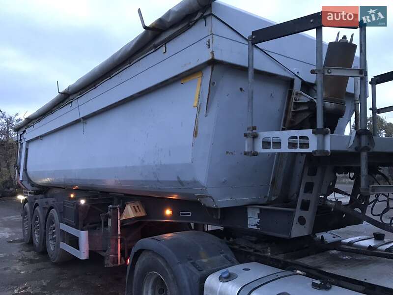 Самоскид напівпричіп Schmitz Cargobull SKI 2006 в Дніпрі