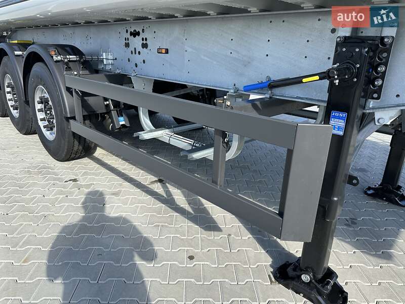 Самоскид напівпричіп Schmitz Cargobull SKI 2024 в Чернівцях