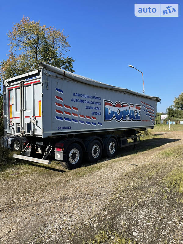 Зерновоз - напівпричіп Schmitz Cargobull SKO 24 2011 в Хусті