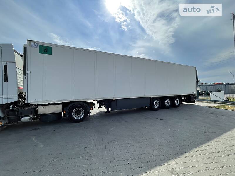 Рефрижератор полуприцеп Schmitz Cargobull SKO 24 2015 в Черновцах
