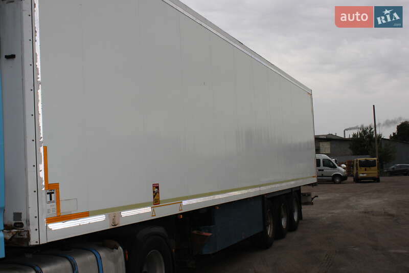 Рефрижератор полуприцеп Schmitz Cargobull SKO 24 2004 в Черкассах