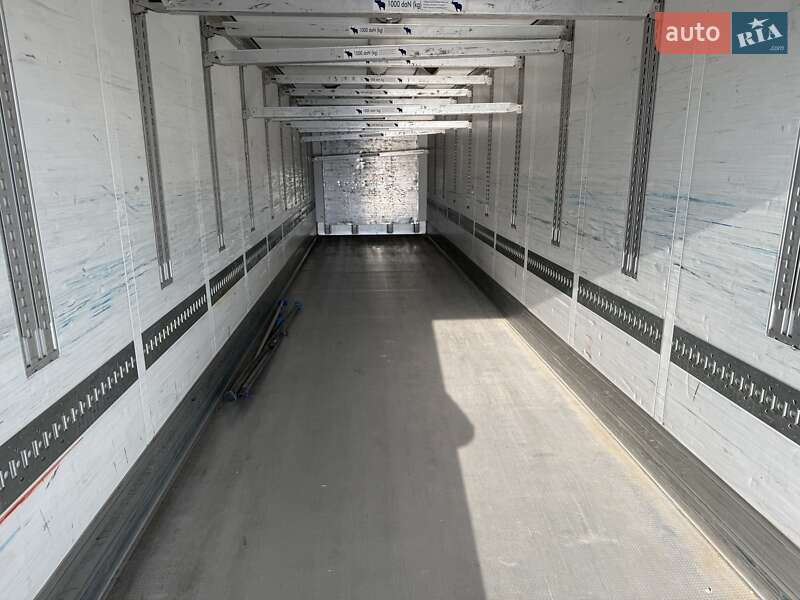 Рефрижератор напівпричіп Schmitz Cargobull SKO 24 2011 в Тячеві