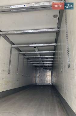 Рефрижератор Schmitz Cargobull SKO 24 2002 в 