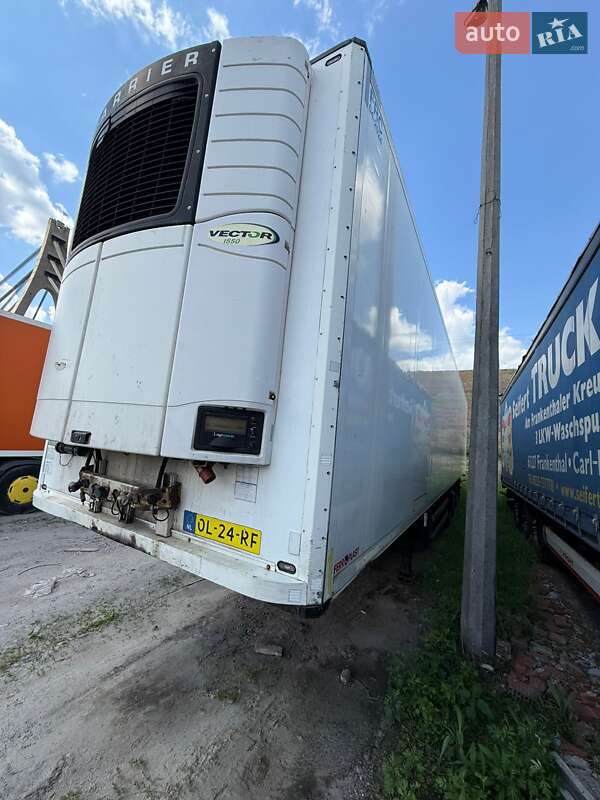 Рефрижератор полуприцеп Schmitz Cargobull SKO 24 2012 в Киеве
