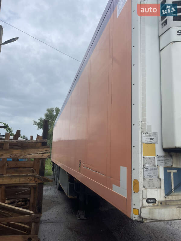 Рефрижератор полуприцеп Schmitz Cargobull SKO 24 2004 в Киеве