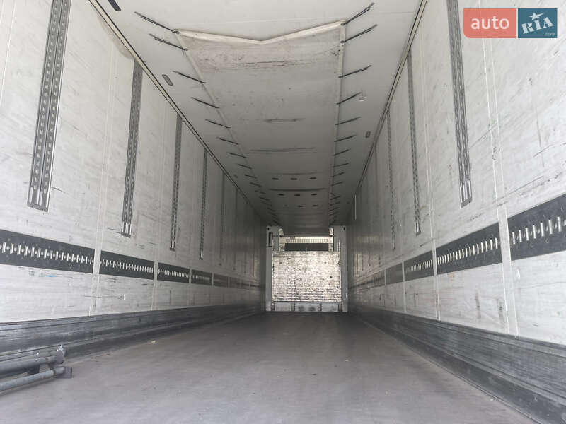 Рефрижератор напівпричіп Schmitz Cargobull SKO 24 2012 в Києві