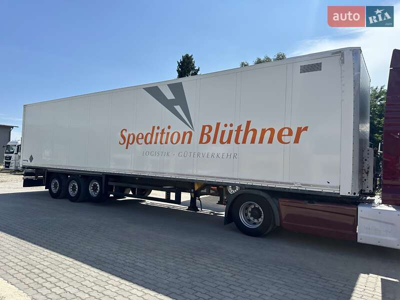 Изотермическая будка Schmitz Cargobull SKO 24 2013 в Калуше
