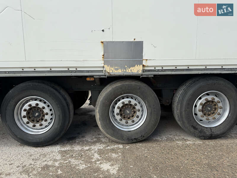 Фургон полуприцеп Schmitz Cargobull SKO 24 2008 в Одессе