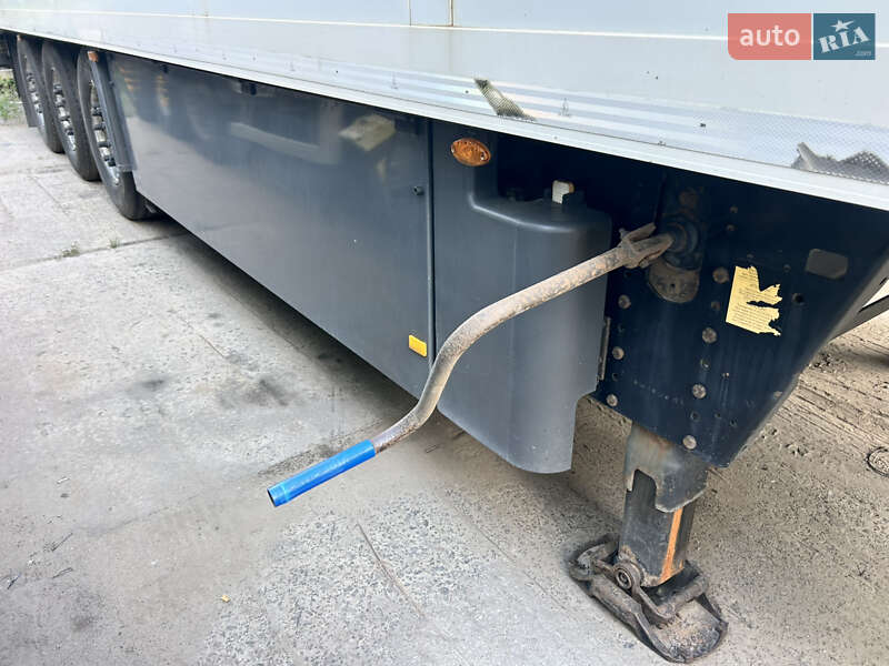 Рефрижератор полуприцеп Schmitz Cargobull SKO 24 2011 в Киеве