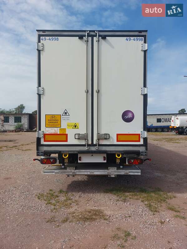 Рефрижератор напівпричіп Schmitz Cargobull SKO 24 2008 в Києві