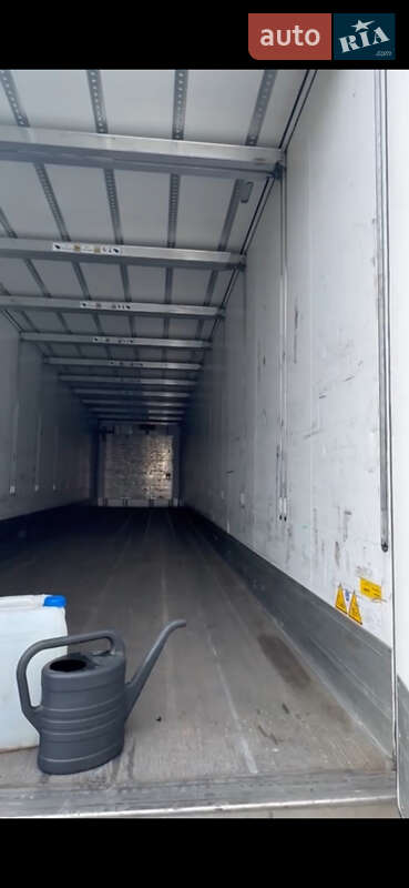 Рефрижератор полуприцеп Schmitz Cargobull SKO 24 2015 в Черновцах