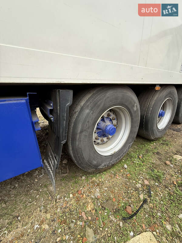 Рефрижератор напівпричіп Schmitz Cargobull SKO 24 2003 в Одесі