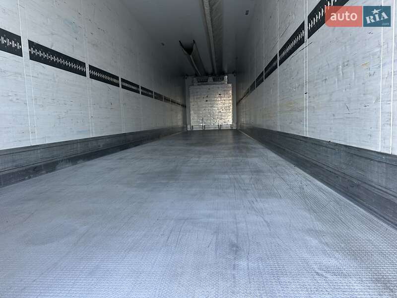 Рефрижератор напівпричіп Schmitz Cargobull SKO 24 2011 в Калуші