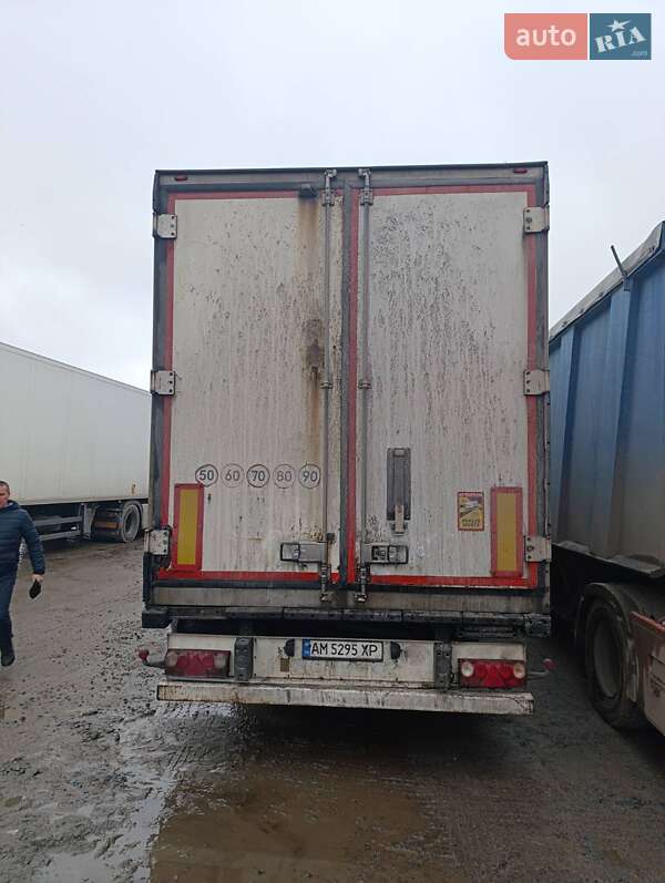 Рефрижератор полуприцеп Schmitz Cargobull SKO 24 2011 в Звягеле