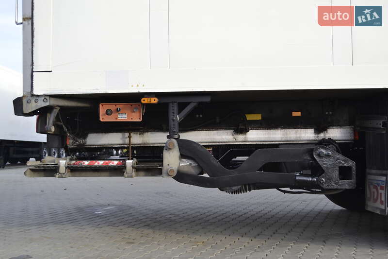 Изотермическая будка Schmitz Cargobull SKO 24 2006 в Хусте