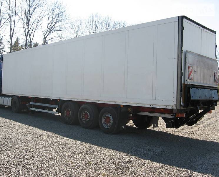 Фургон полуприцеп Schmitz Cargobull SKO 2001 в Одессе