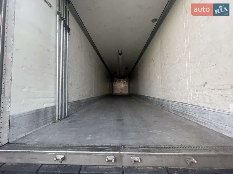 Рефрижератор Schmitz Cargobull SKO 2004 в Кролевці