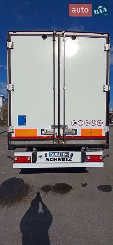 Рефрижератор полуприцеп Schmitz Cargobull SKO 2007 в Чернигове