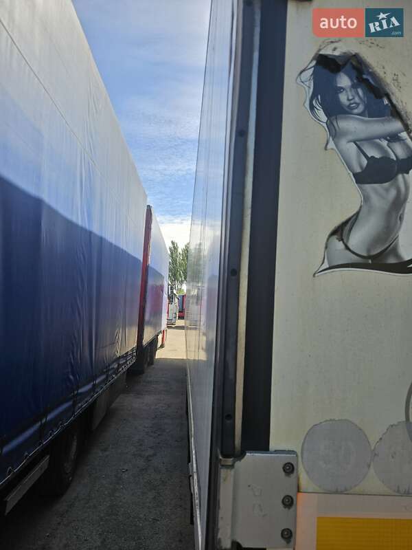 Рефрижератор полуприцеп Schmitz Cargobull SKO 2005 в Харькове