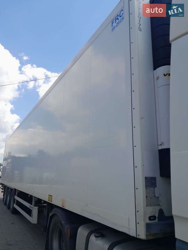 Рефрижератор полуприцеп Schmitz Cargobull SKO 2007 в Черновцах