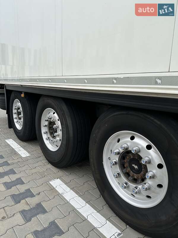 Рефрижератор полуприцеп Schmitz Cargobull SKO 2012 в Николаеве