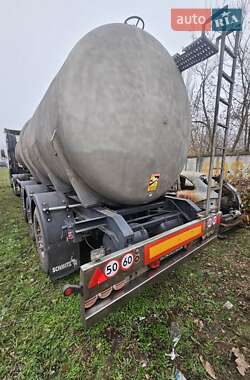 Цистерна напівпричіп Schmitz Cargobull SKO 2000 в Кривому Розі