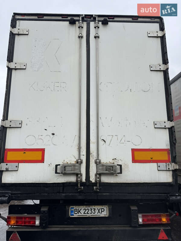 Изотермическая будка Schmitz Cargobull SN 2008 в Ровно