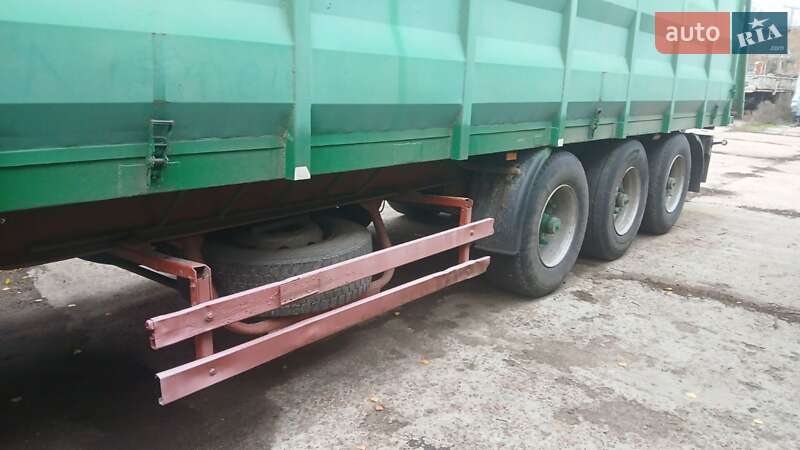 Бортовой полуприцеп Schmitz Cargobull SPR 24 1995 в Варве