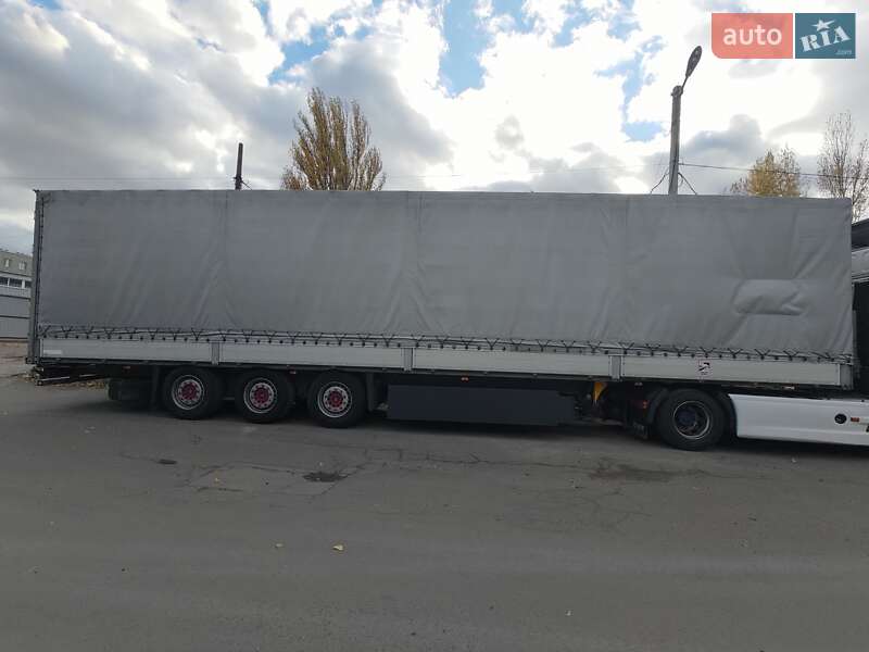 Бортовий напівпричіп Schmitz Cargobull SPR 24 2013 в Києві