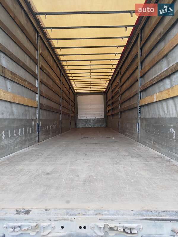 Бортовий напівпричіп Schmitz Cargobull SPR 24 2013 в Києві