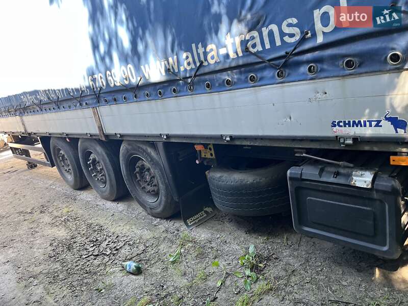 Бортовий напівпричіп Schmitz Cargobull SPR 24 2004 в Львові