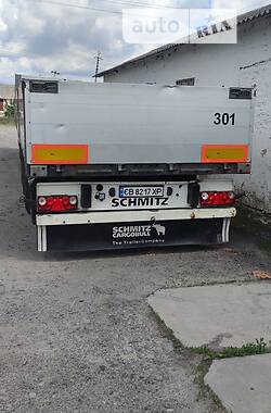 Бортовой полуприцеп Schmitz Cargobull SPR 2009 в Полтаве