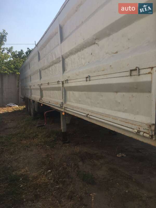 Бортовий напівпричіп Schmitz S-01 2004 в Запоріжжі