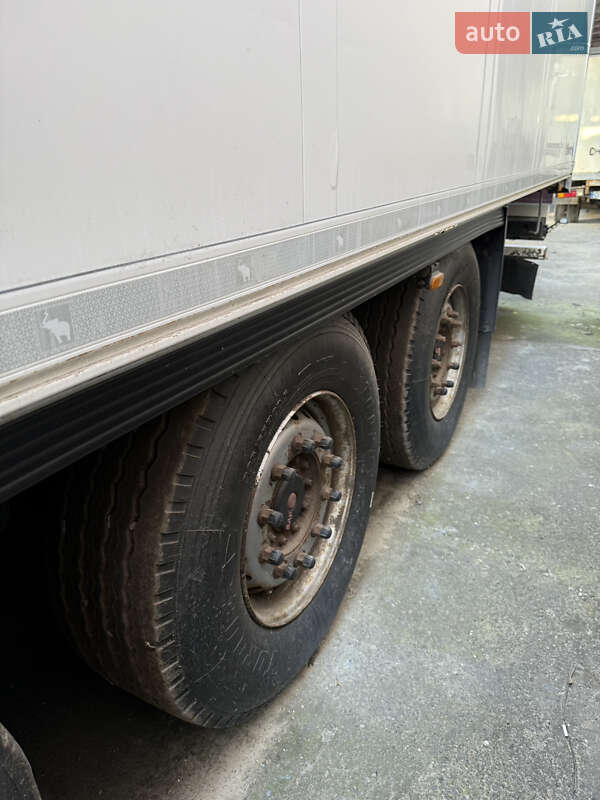 Рефрижератор напівпричіп Schmitz SCB 2012 в Чернівцях